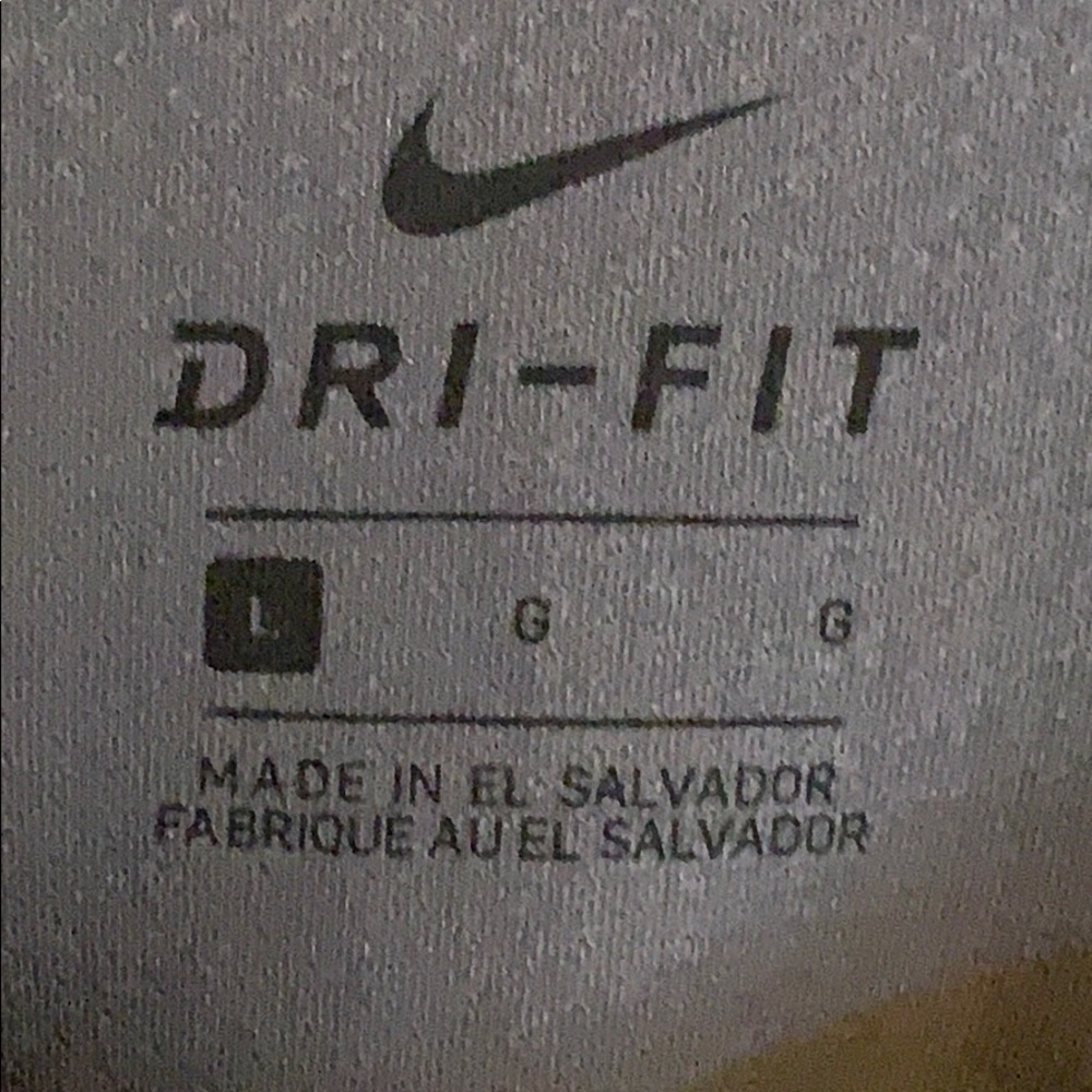 Nike slim fit workout tank top - Picture 3 of 4